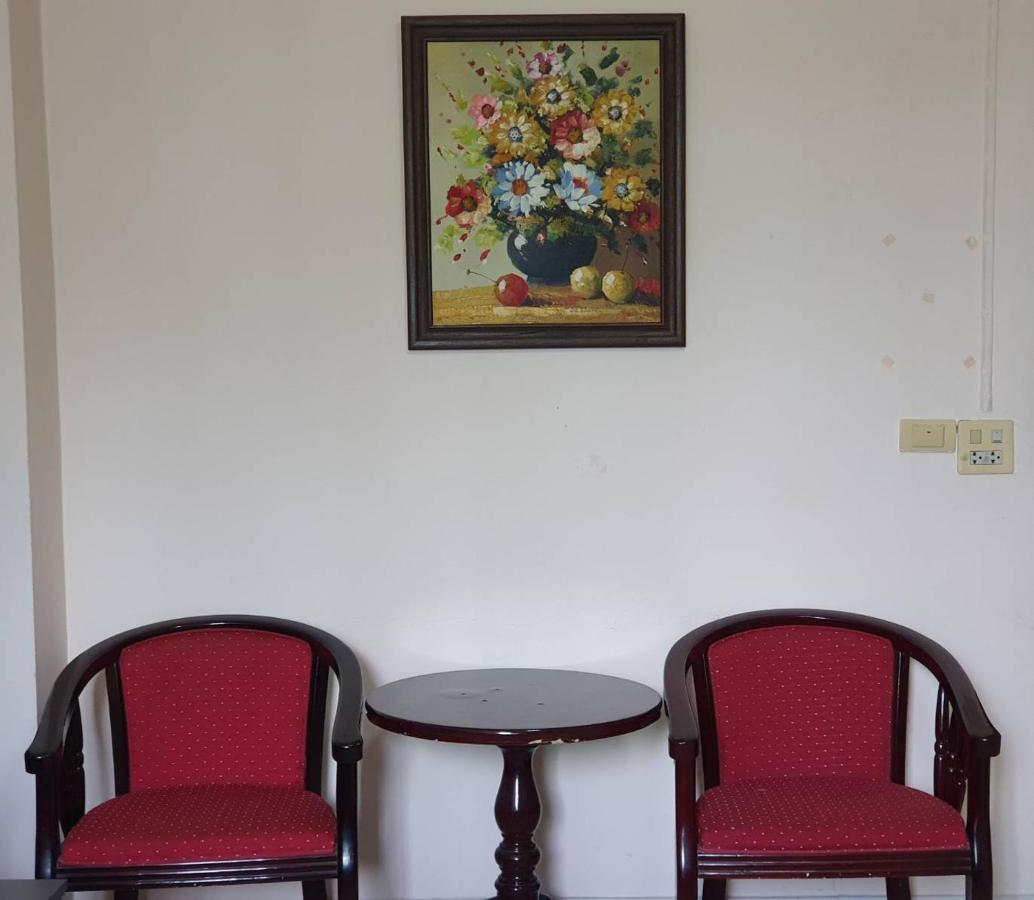 Hotel Matini Amata Ban Hua Phai Esterno foto