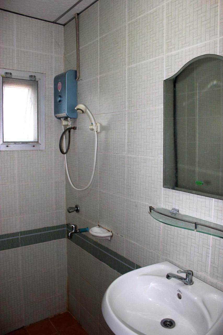 Hotel Matini Amata Ban Hua Phai Esterno foto